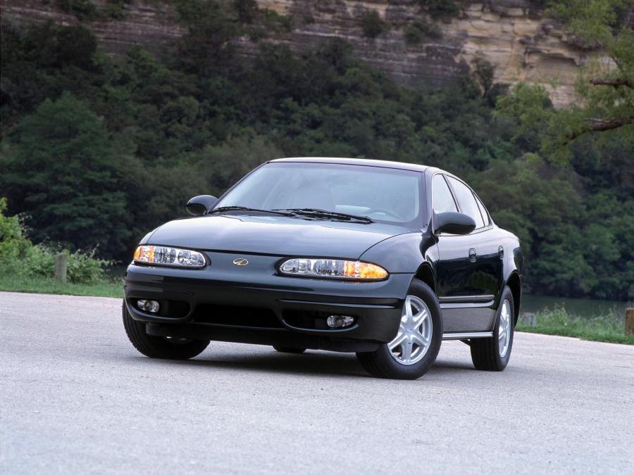  Oldsmobile Alero Sedan 1998 года  (фото 10 из 15)